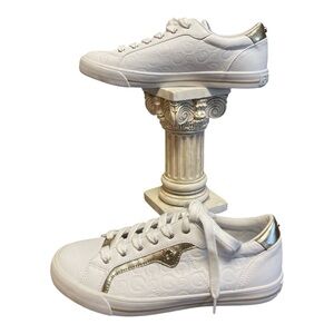 •Guess Shoes Women Ggorila 3